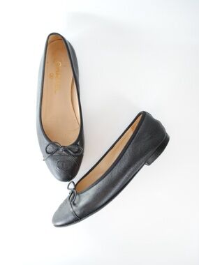 CHANEL Black Caviar Leather Ballet Flats